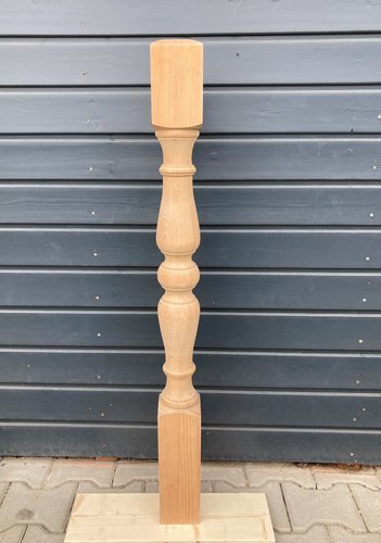 Treppenpfosten aus Buche mit 95 x 95 mm Länge 1050 mm